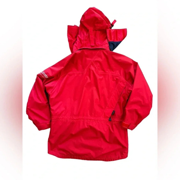 Columbia Titanium red ski jacket with removable hood - Picture 4 of 5